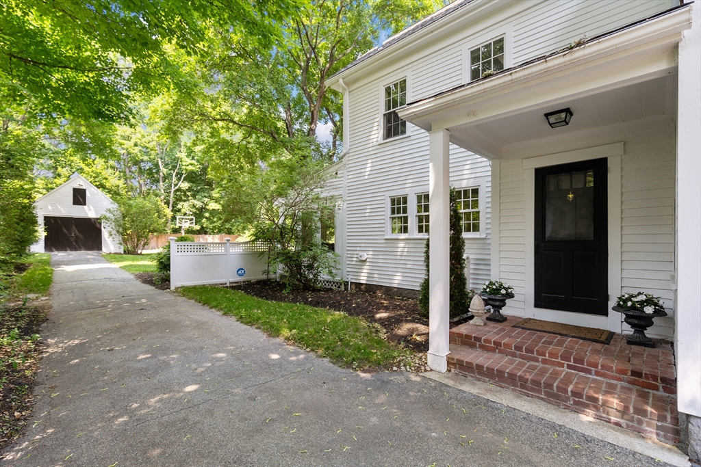 6 Leavitt St