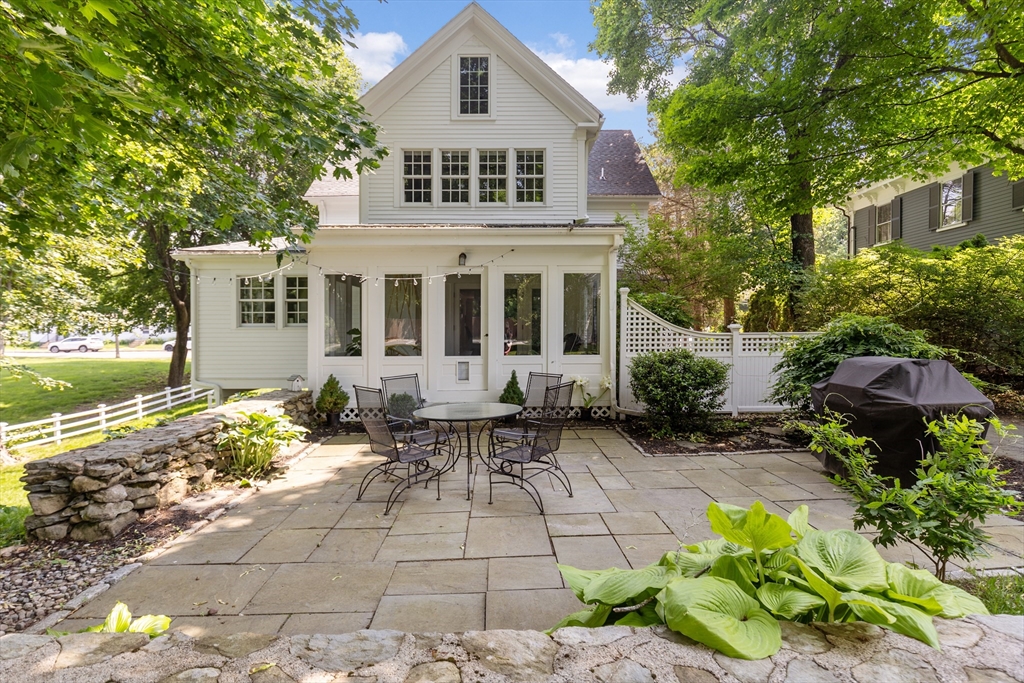 6 Leavitt St