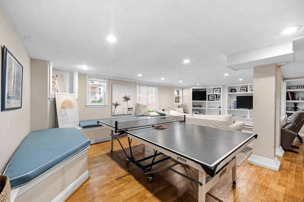 6 Leavitt St