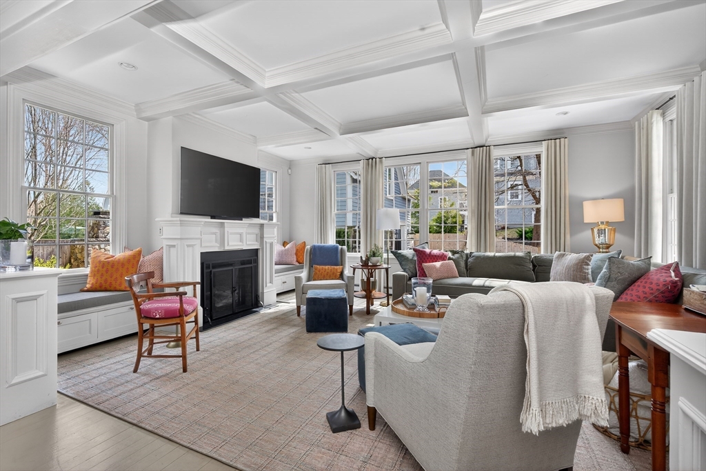12 Lafayette Ave