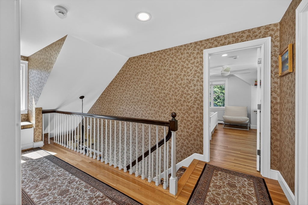 37 Mast Hill Rd
