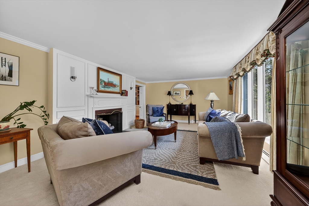 37 Mast Hill Rd