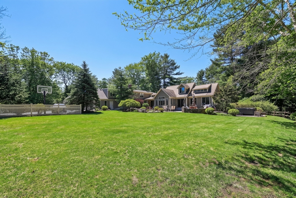 37 Mast Hill Rd