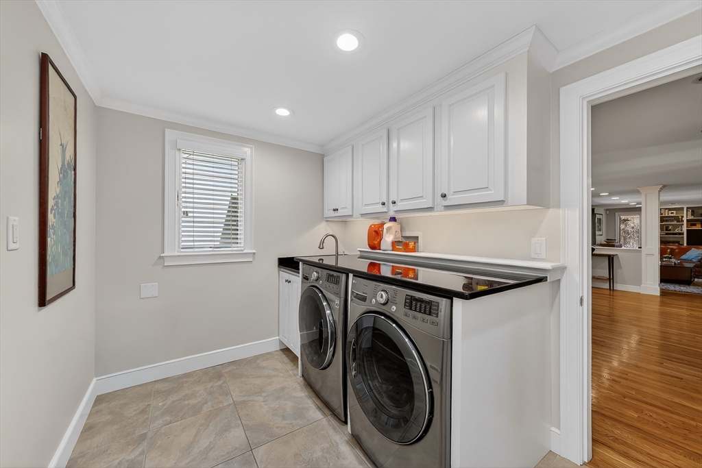 37 Mast Hill Rd