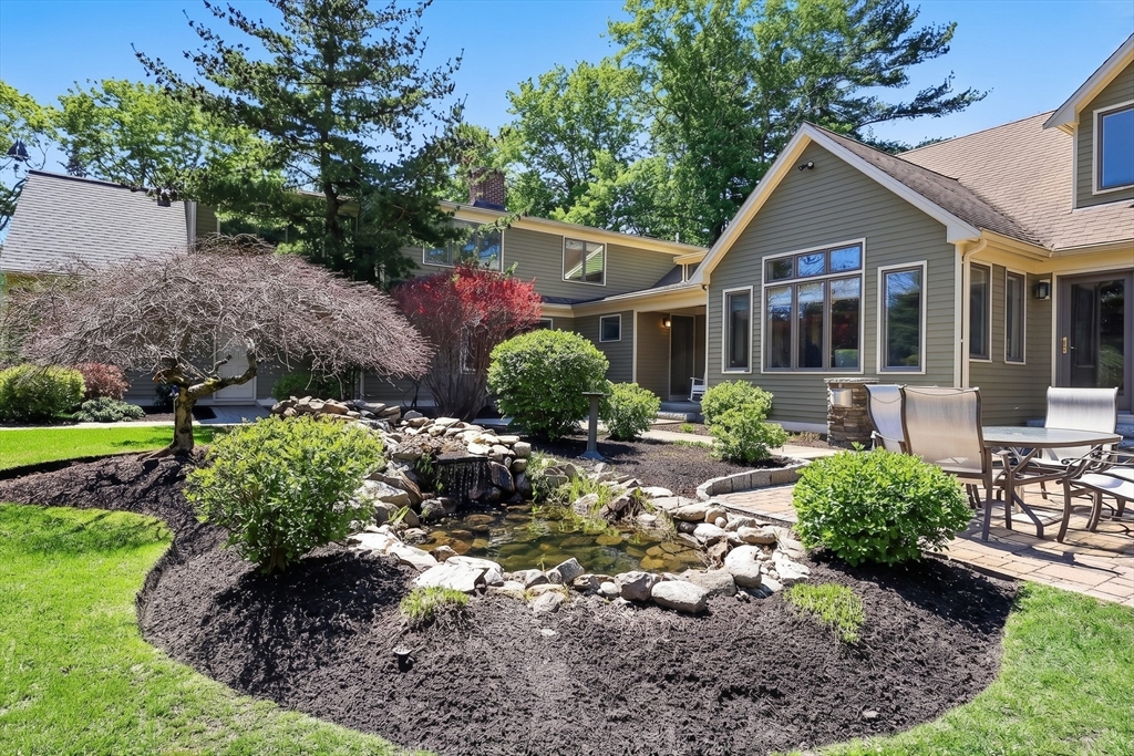 37 Mast Hill Rd