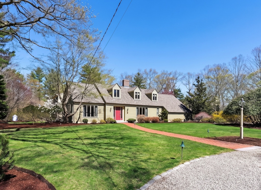 37 Mast Hill Rd