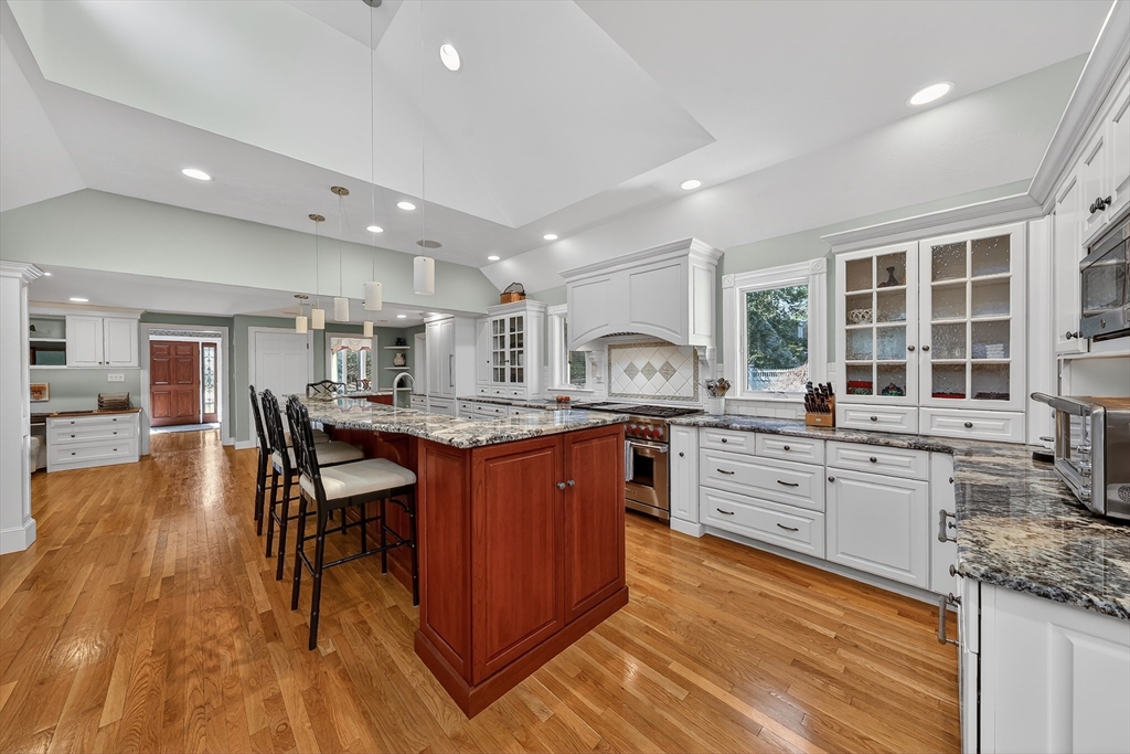 37 Mast Hill Rd