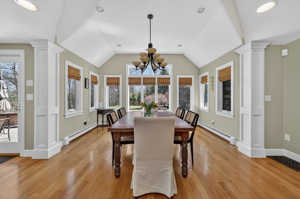 37 Mast Hill Rd