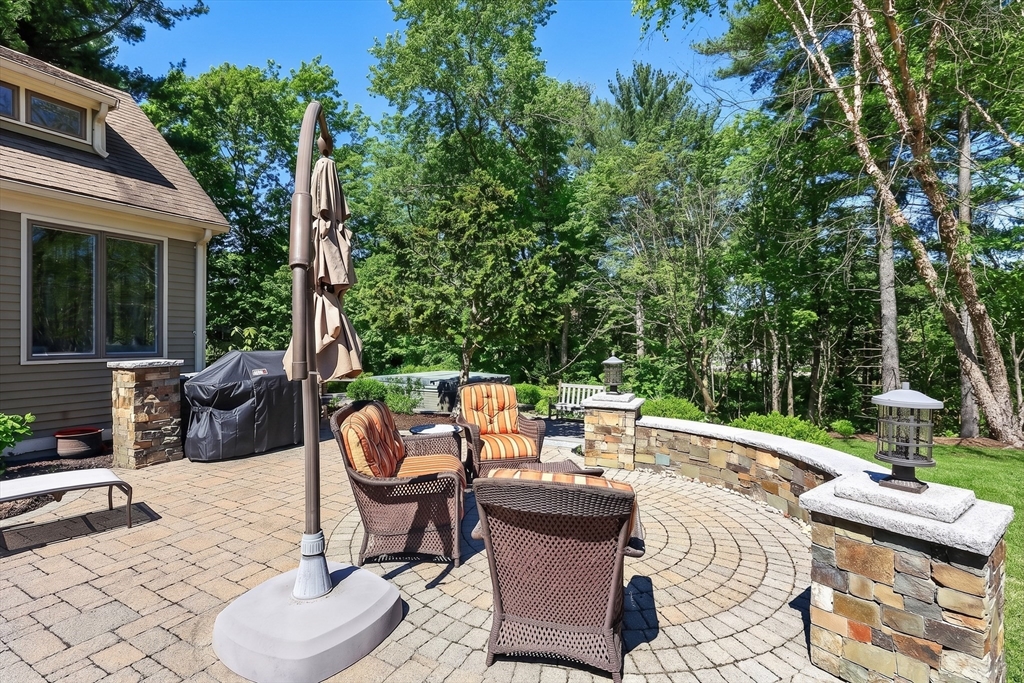 37 Mast Hill Rd