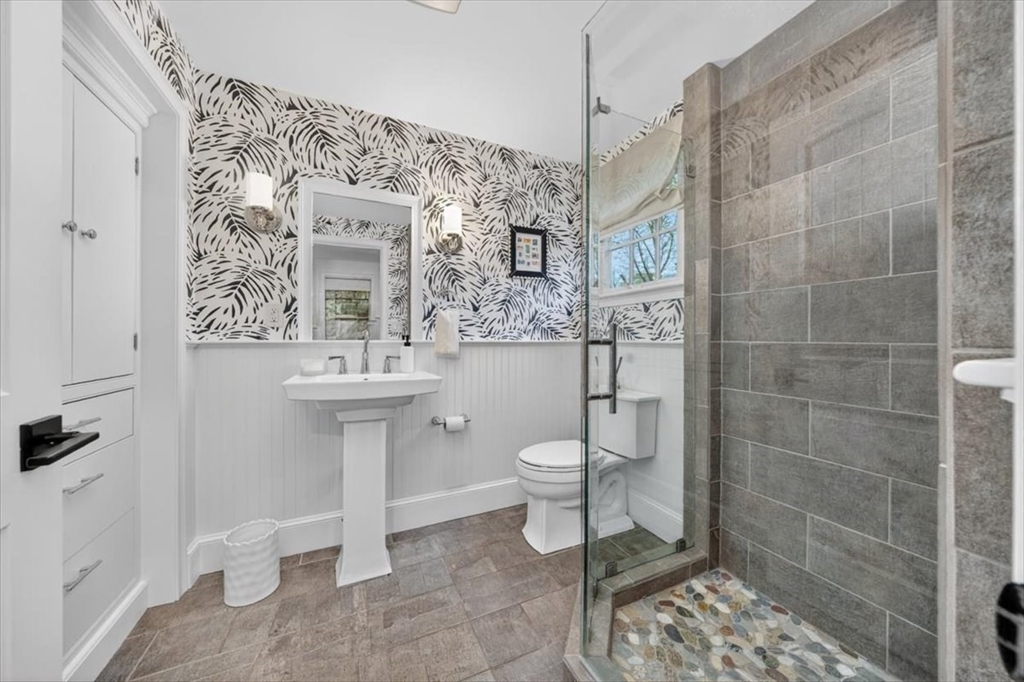 18 Crowes Ln