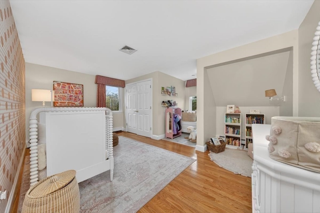 18 Crowes Ln