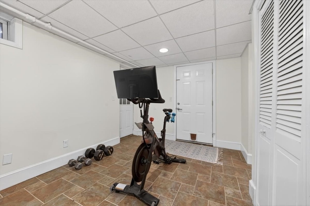 18 Crowes Ln