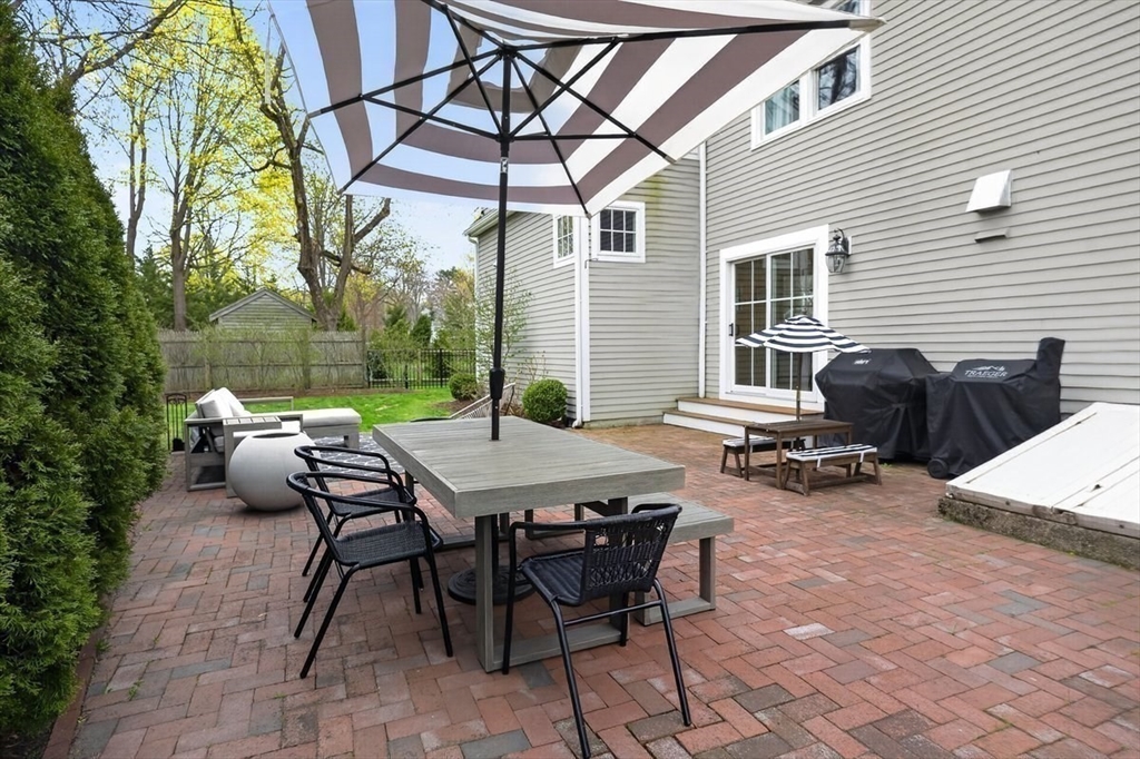 18 Crowes Ln