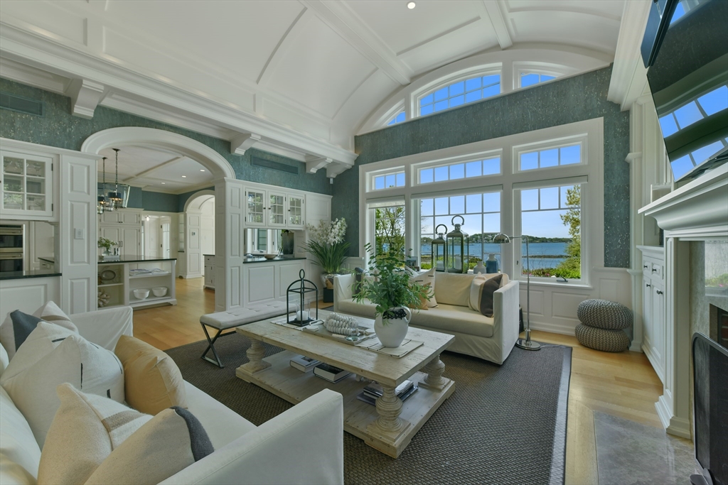 5 Bare Cove Ln