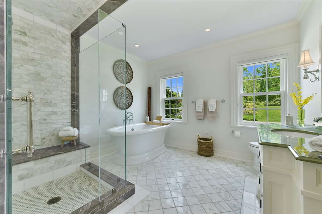 5 Bare Cove Ln