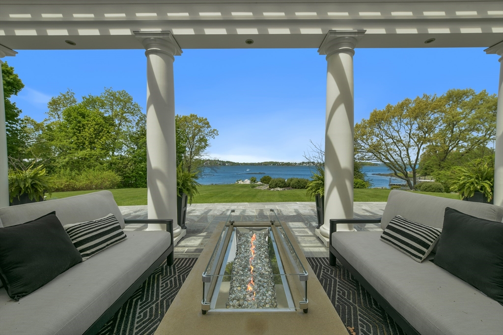 5 Bare Cove Ln