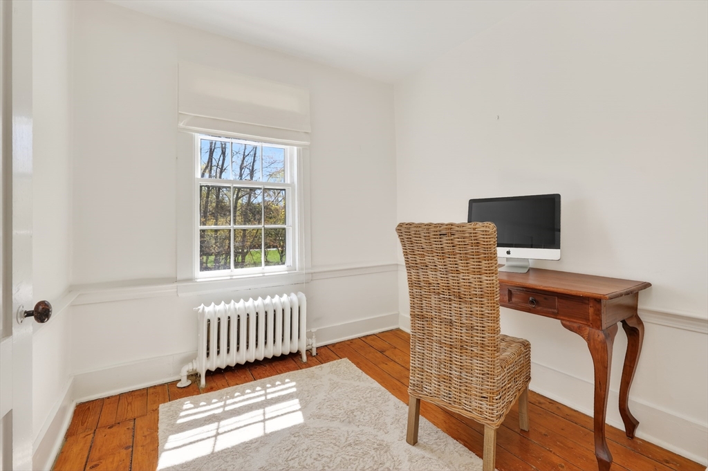 1154 Main St
