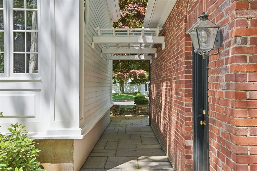 80 Hollingsworth Ave