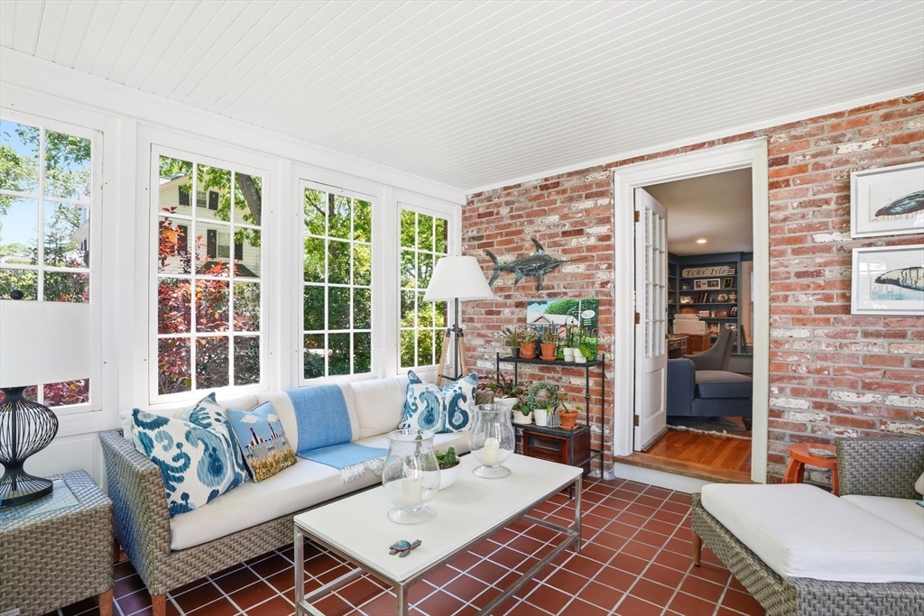 80 Hollingsworth Ave