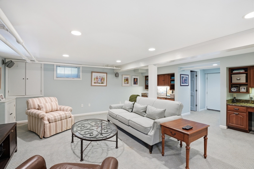 80 Hollingsworth Ave