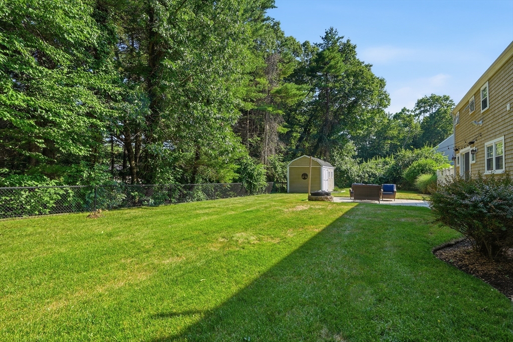 10 Independence Ln