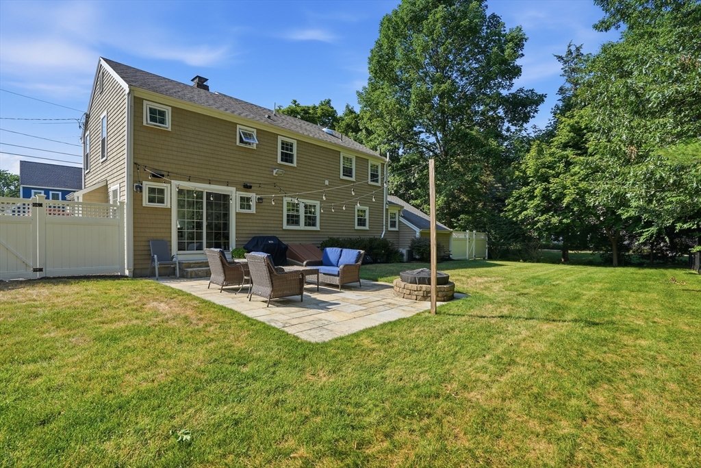 10 Independence Ln