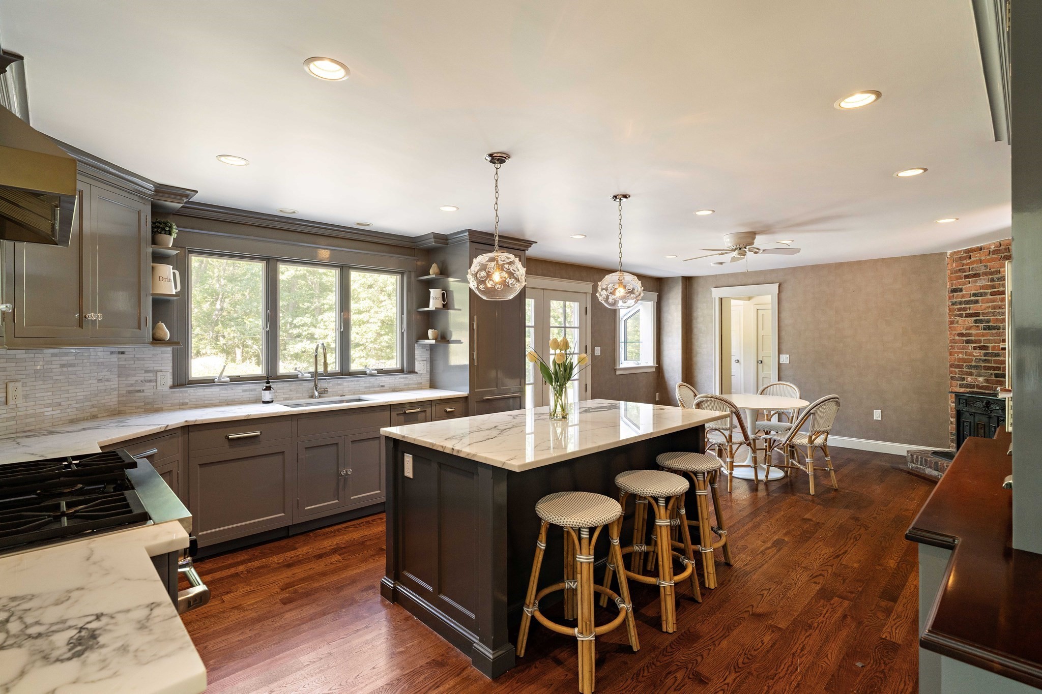 8&10 Evergreen Ln