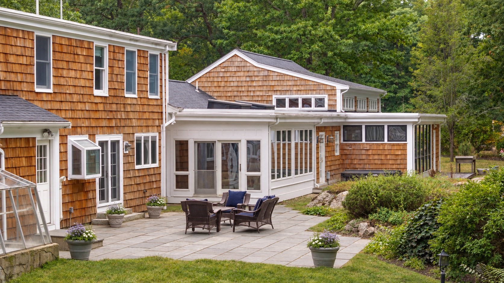 8&10 Evergreen Ln