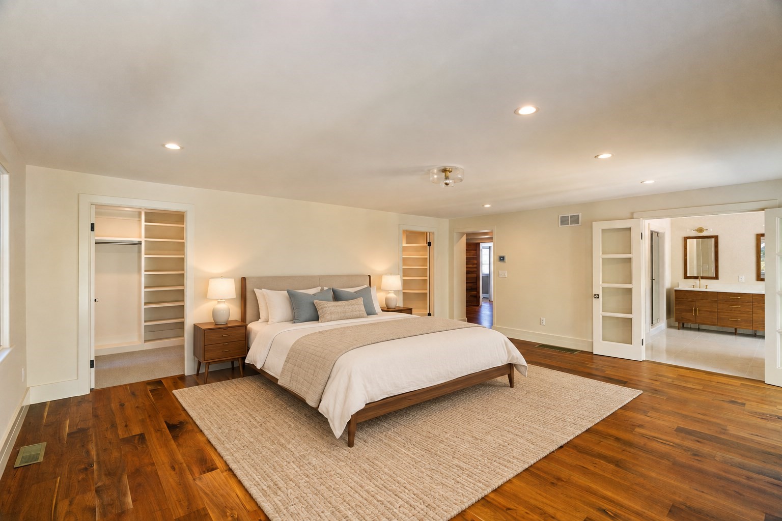 8&10 Evergreen Ln