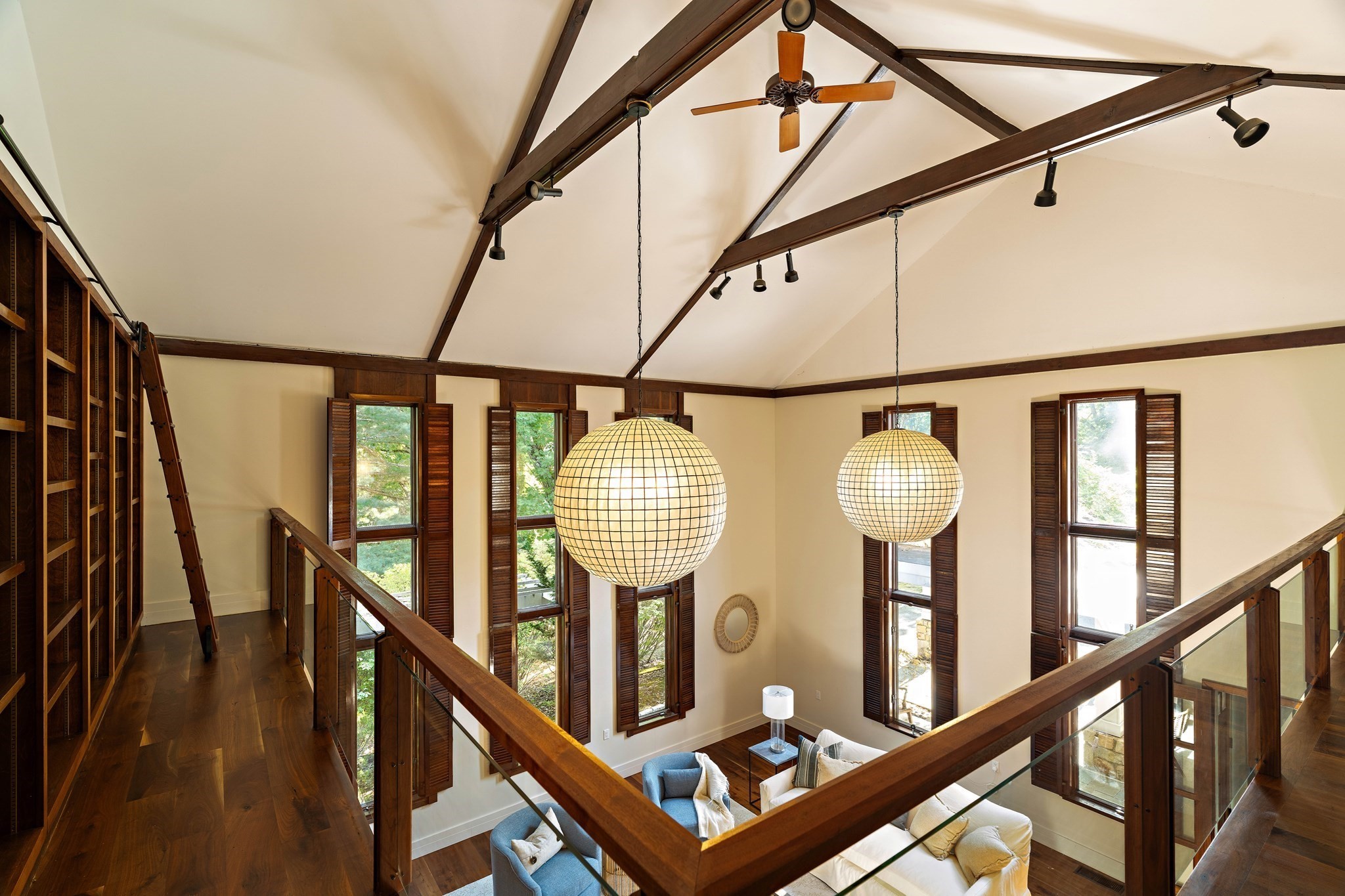 8&10 Evergreen Ln