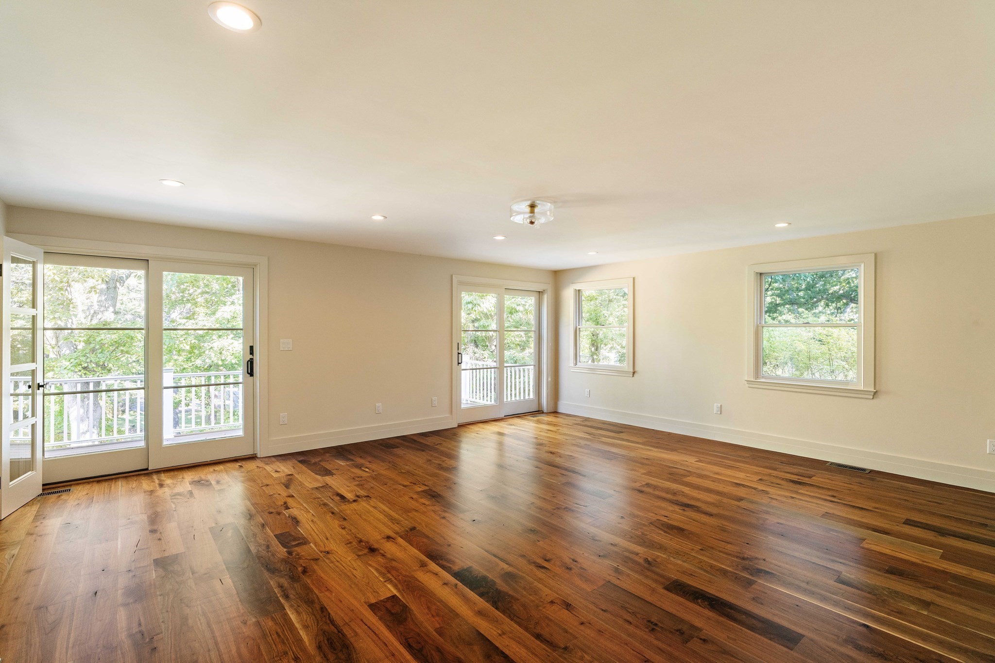 8&10 Evergreen Ln