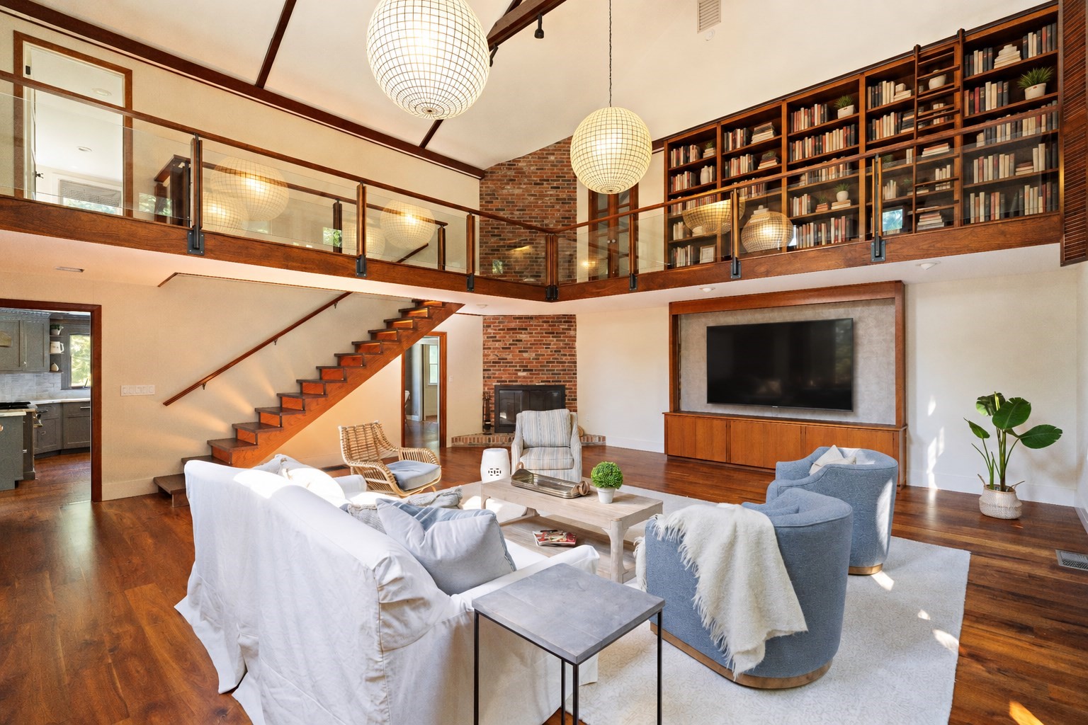 8&10 Evergreen Ln