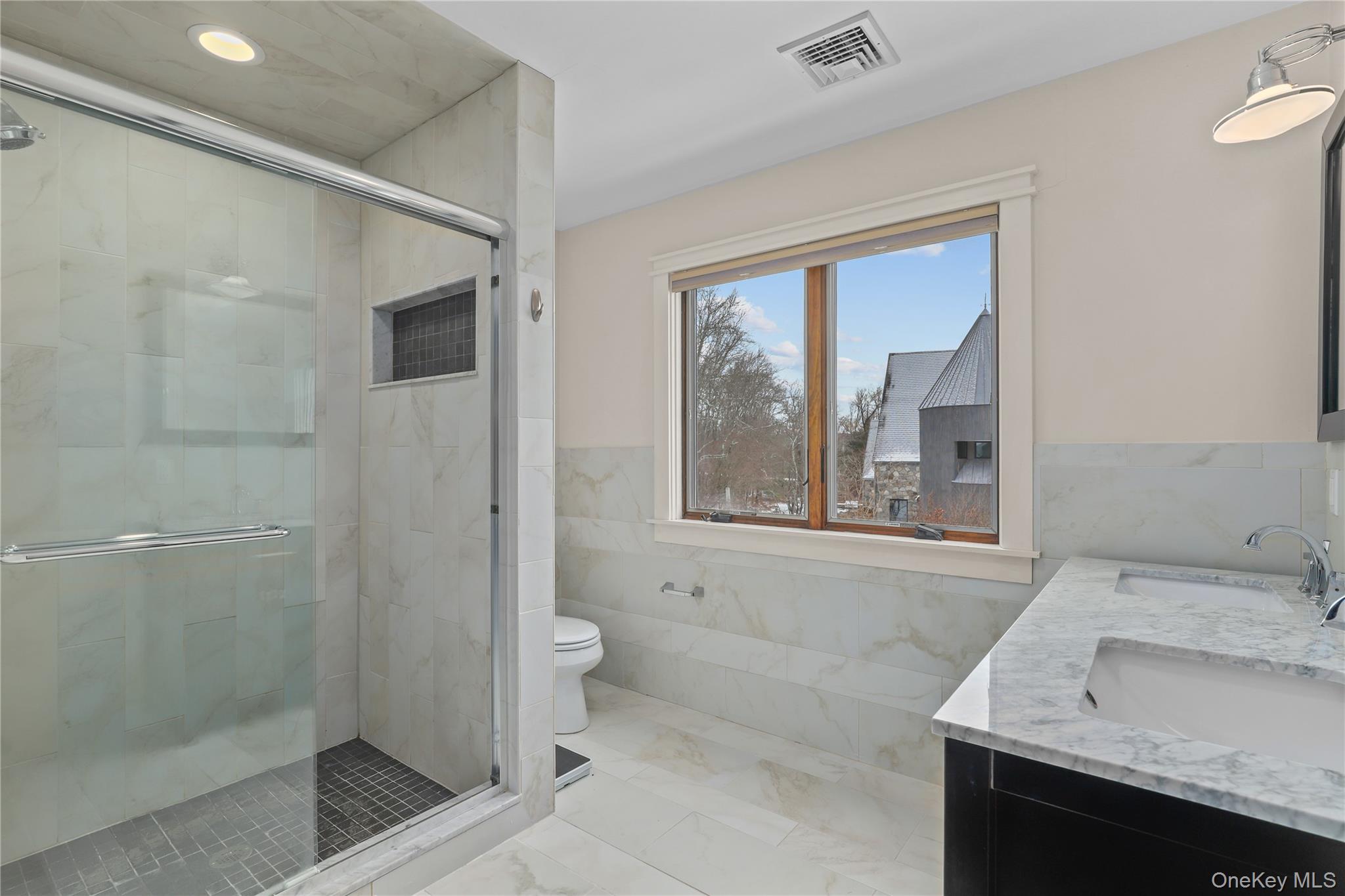 600 Cantitoe Street Unit: Carriage House