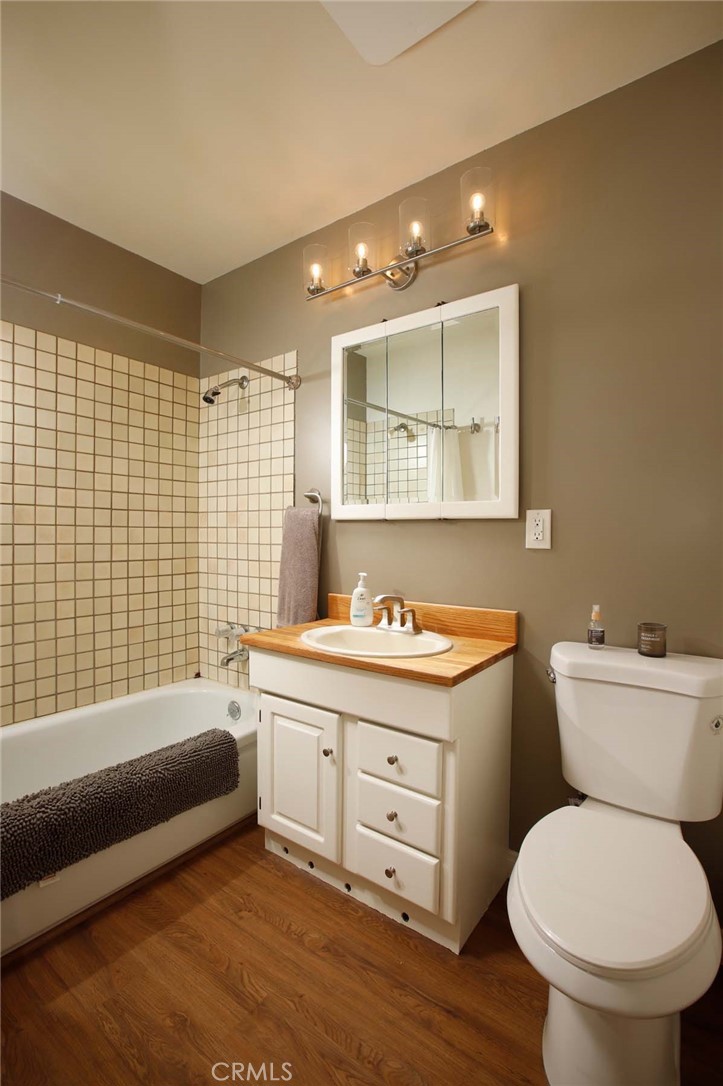 13601 Simshaw Avenue