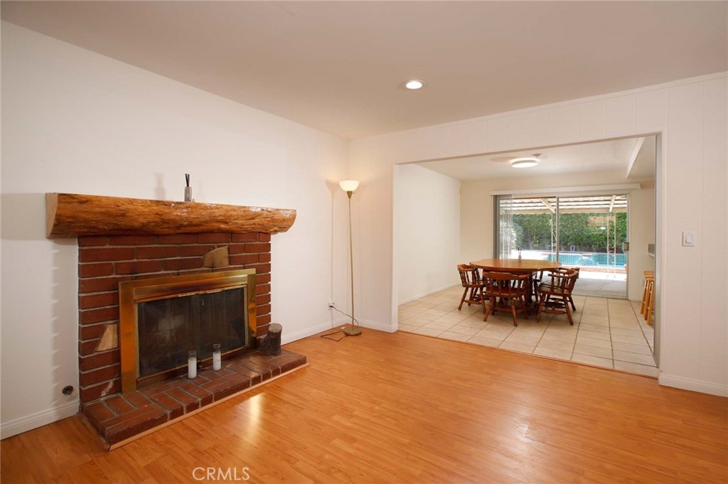 13601 Simshaw Avenue