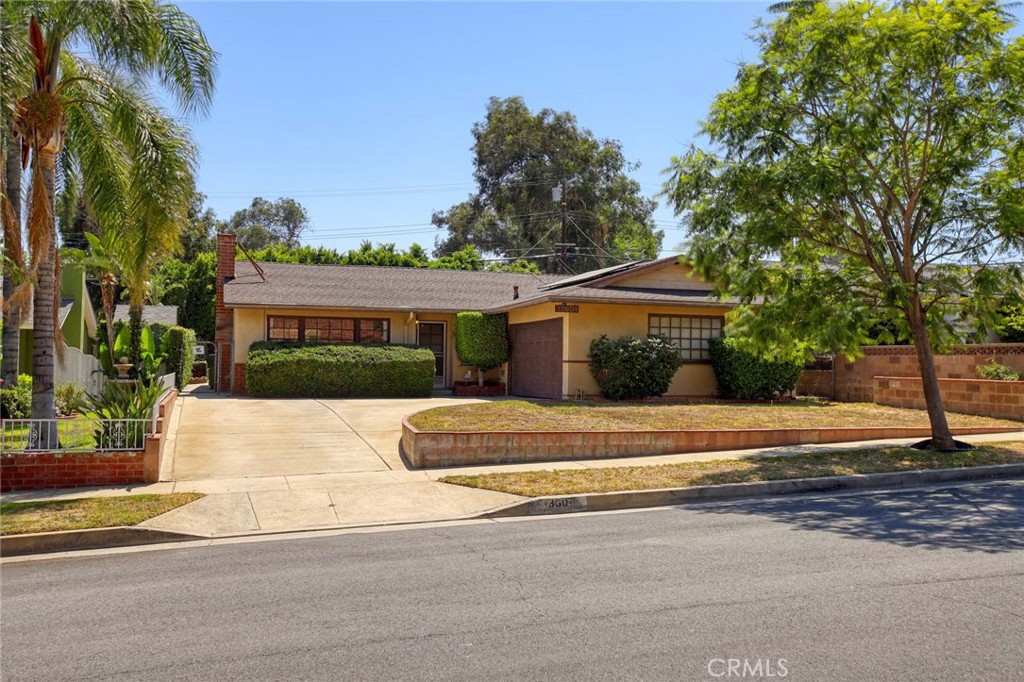 13601 Simshaw Avenue