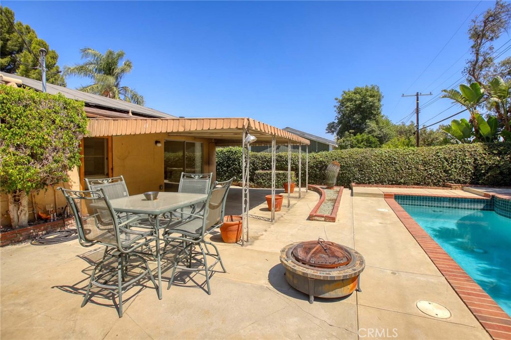 13601 Simshaw Avenue