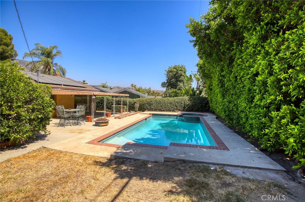 13601 Simshaw Avenue