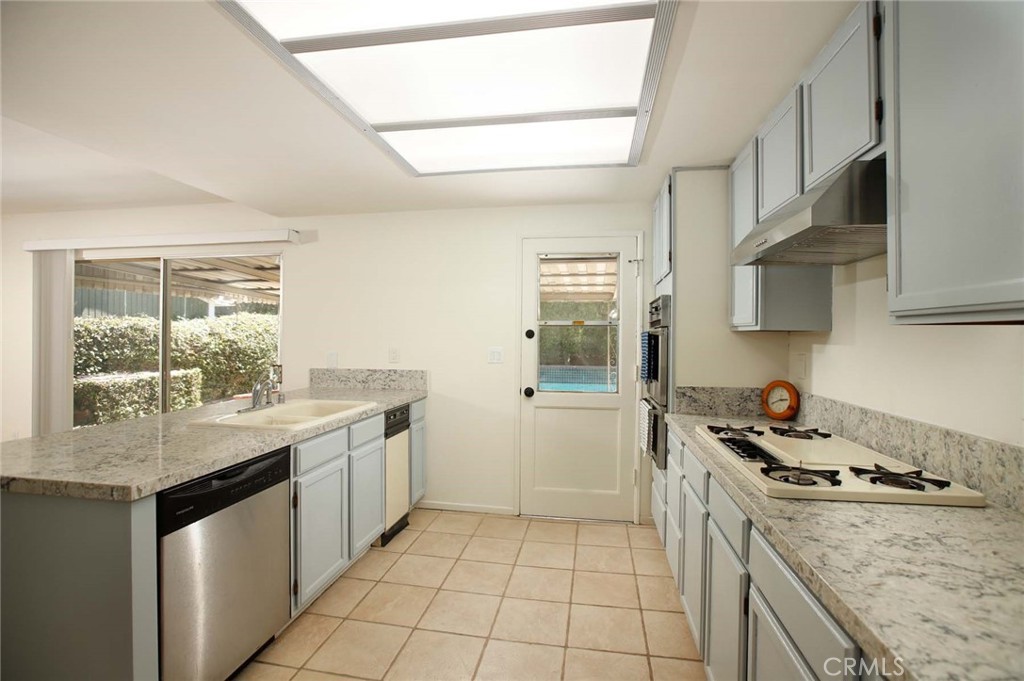 13601 Simshaw Avenue