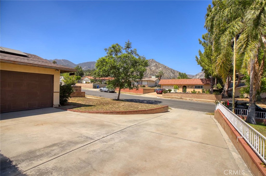 13601 Simshaw Avenue