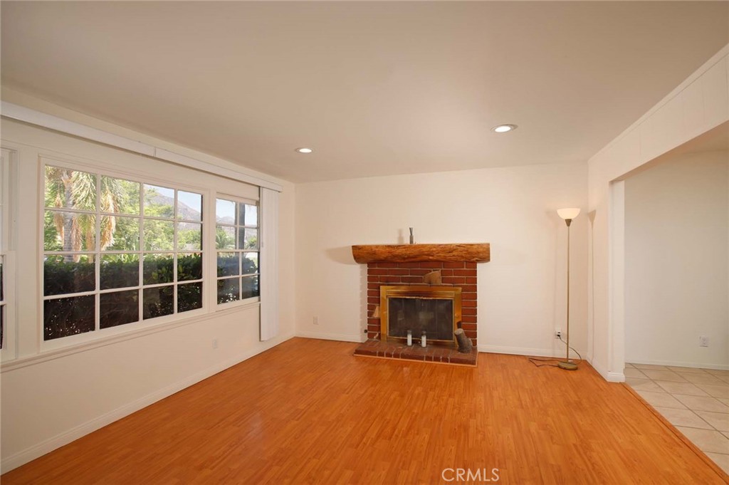 13601 Simshaw Avenue