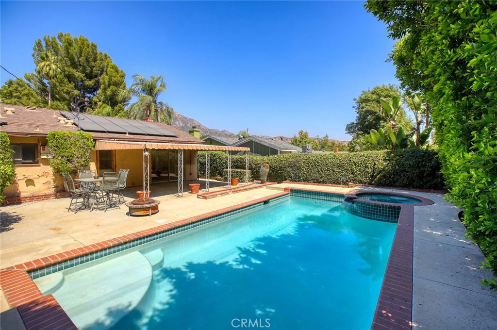 13601 Simshaw Avenue