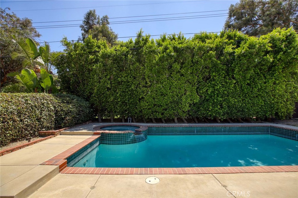 13601 Simshaw Avenue