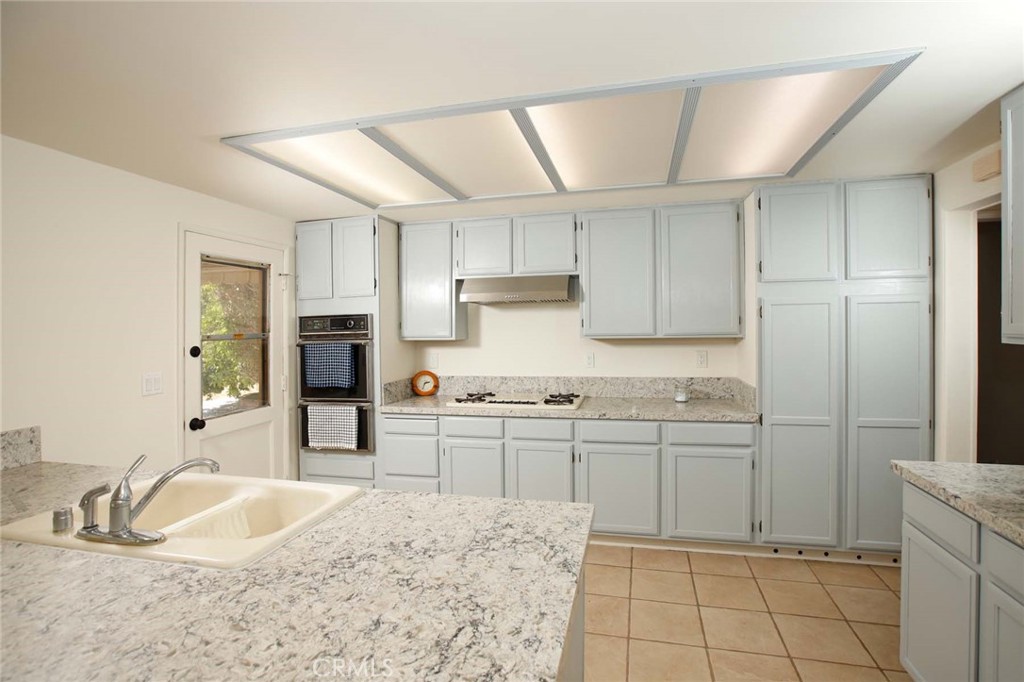 13601 Simshaw Avenue