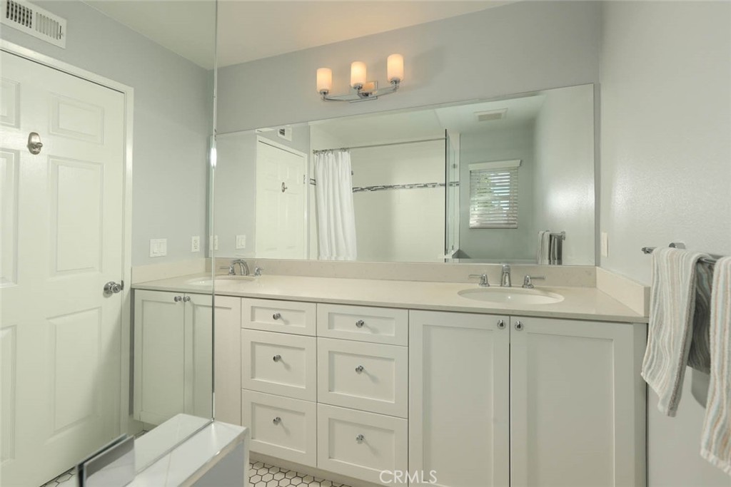 14047 Simshaw Avenue