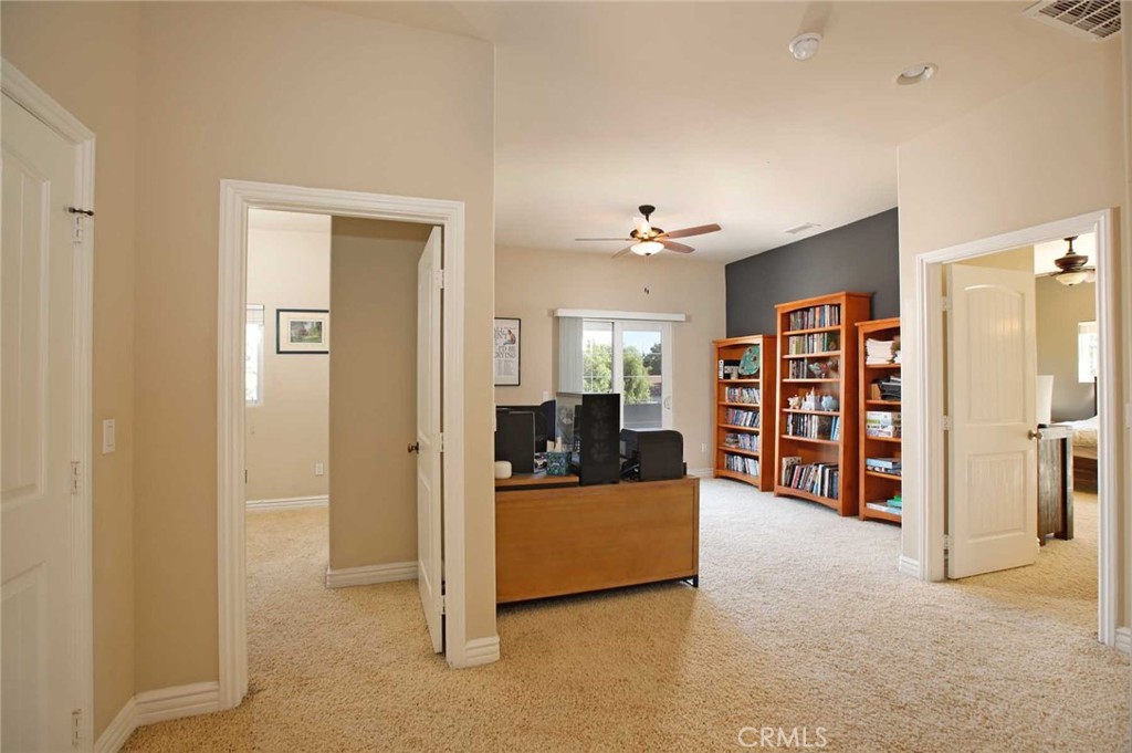 1595 E Avenida De Las Flores