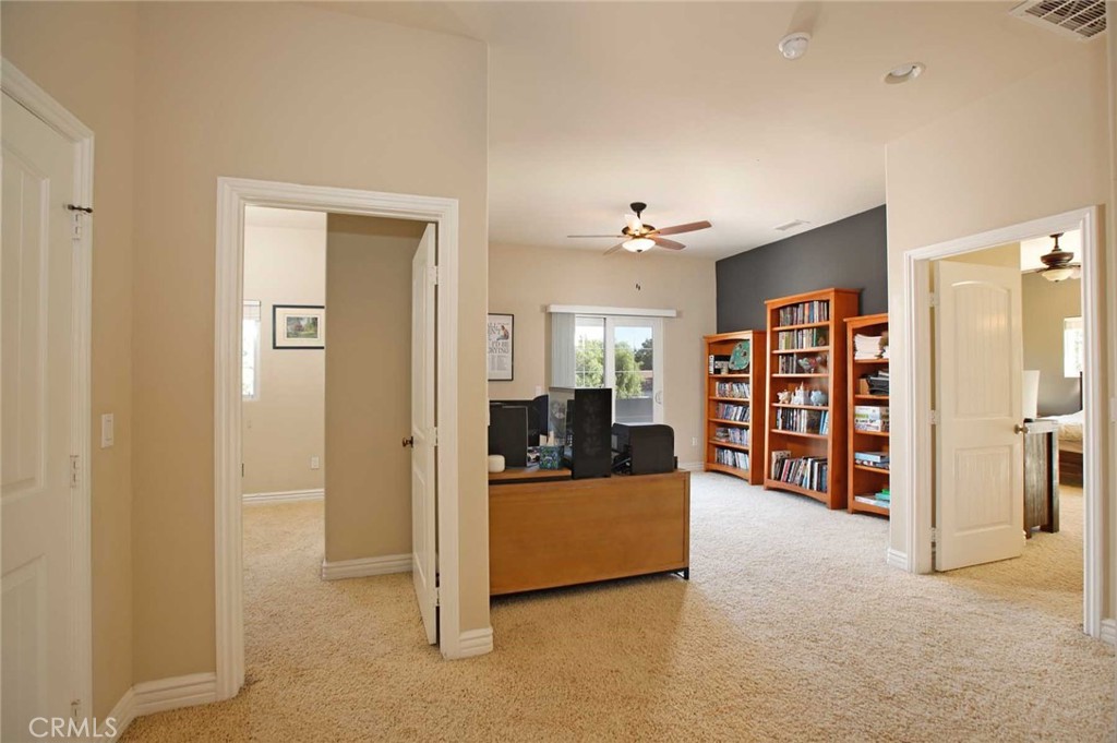 1595 E Avenida De Las Flores