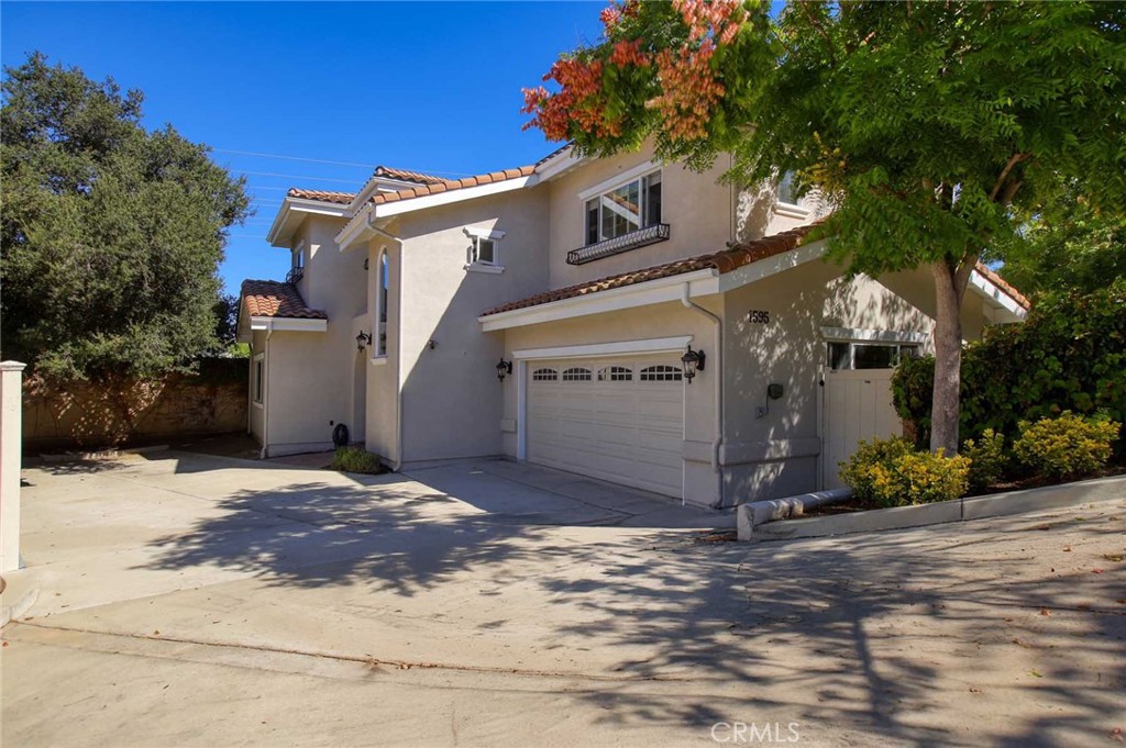 1595 E Avenida De Las Flores