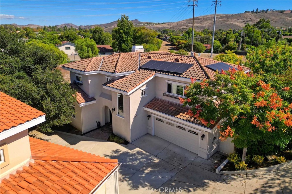 1595 E Avenida De Las Flores