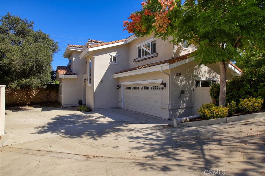 1595 E Avenida De Las Flores